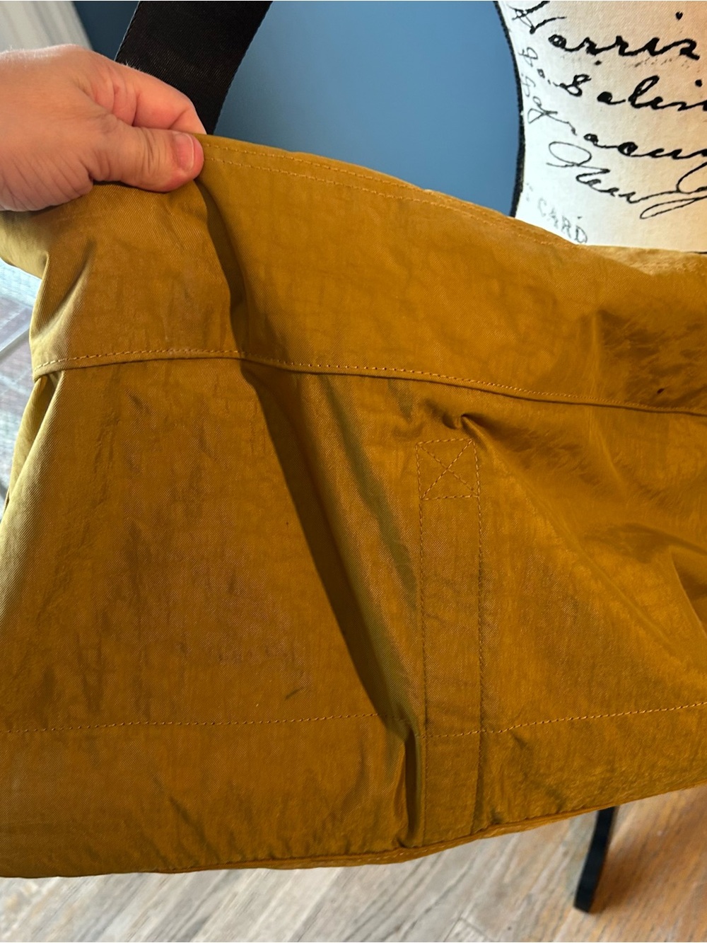 Baggu Sport Messenger Bag Camel - Picture 2 of 11